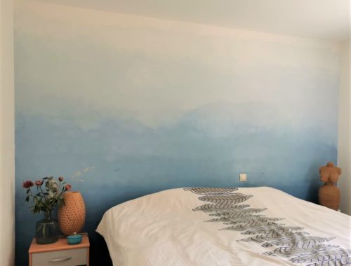 Mur tie and dye bleu ombré chambre - Aux Couleurs d'Elsa décoration tendance